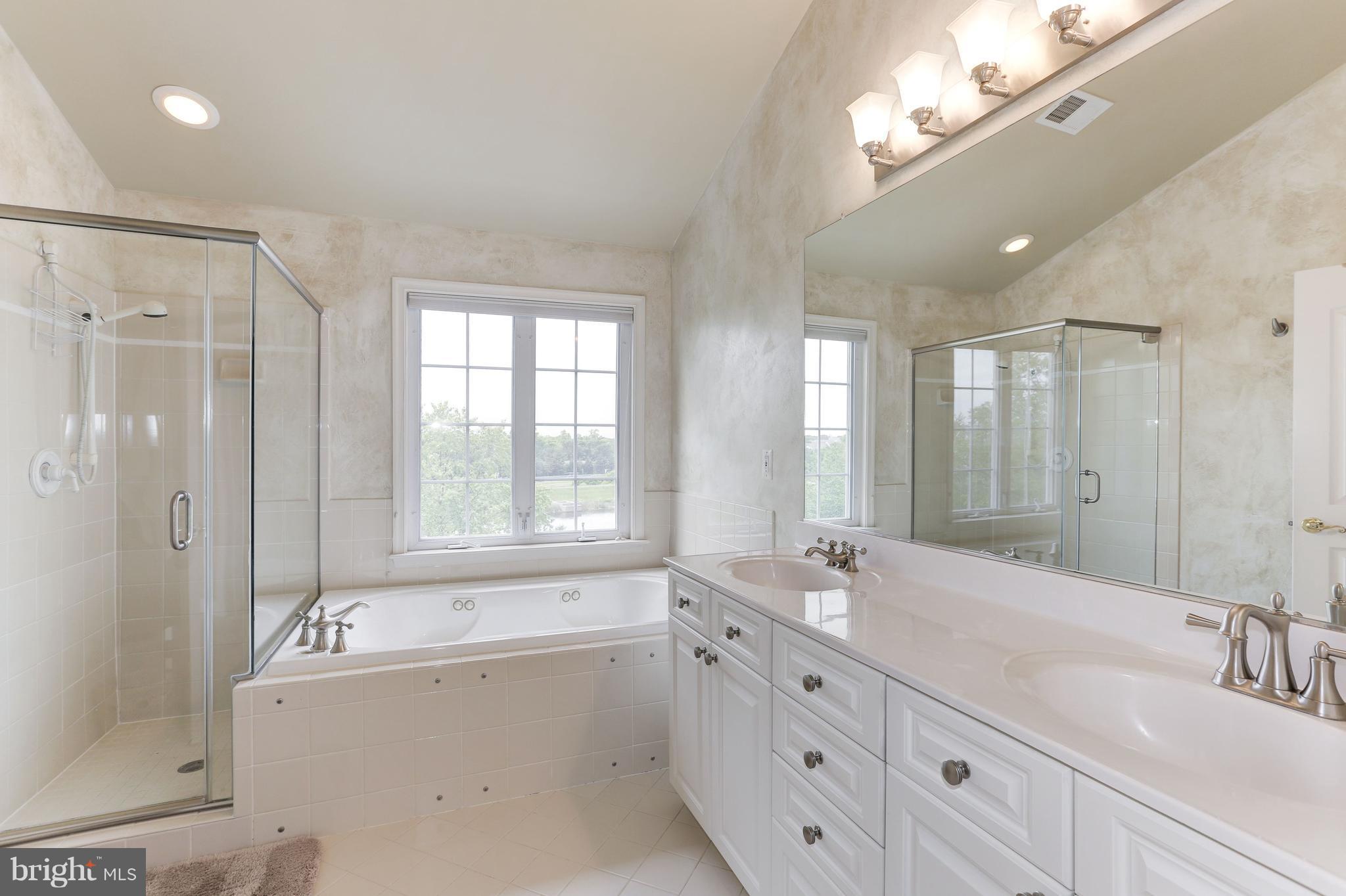 1939 Logan Manor Drive Reston, VA 20190 - Photo 16 of 30 Bath (Master)