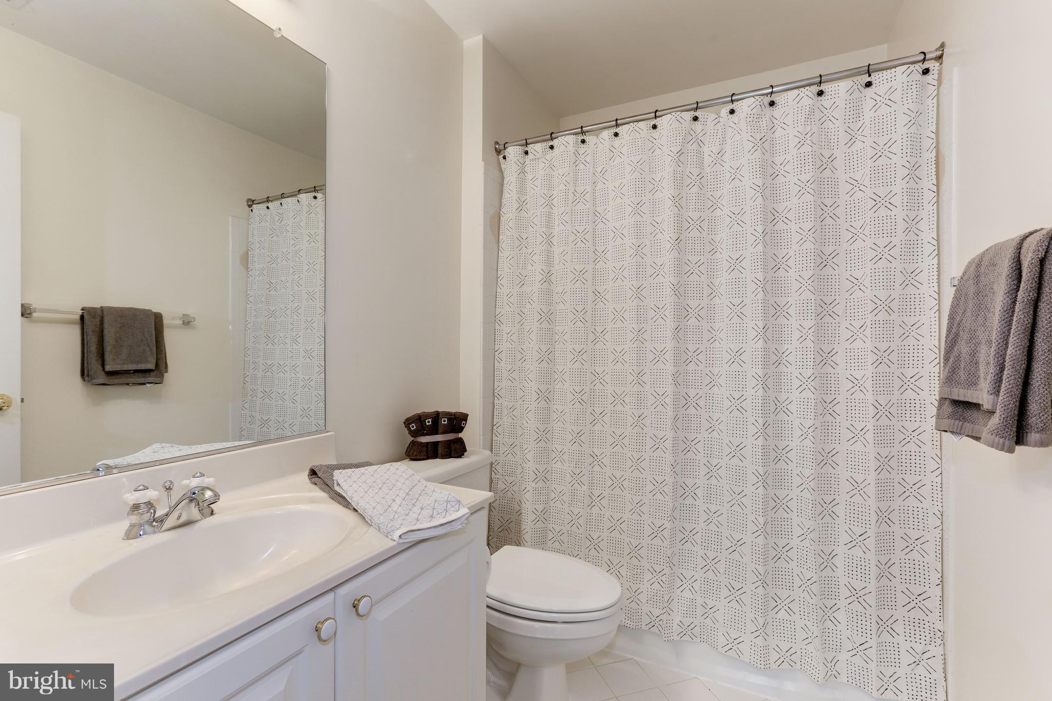 1939 Logan Manor Drive Reston, VA 20190 - Photo 18 of 30 Bath