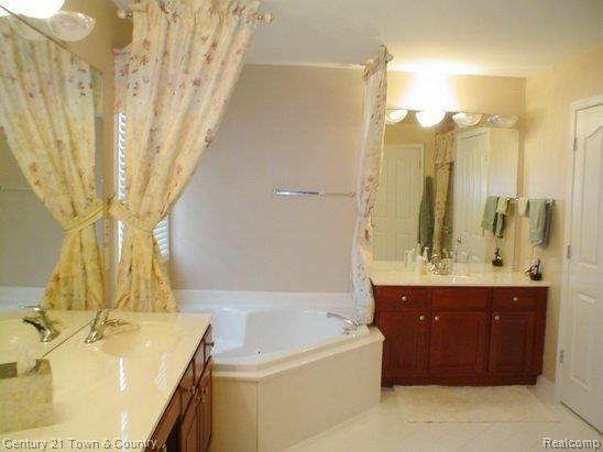 332 Bedlington Drive Rochester, MI 48307 - Photo 16 of 23 Master Bath