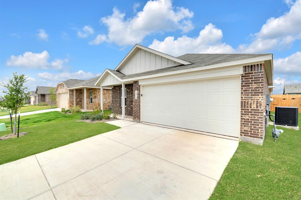 1619 Sparrow Hawk Road Forney, TX 75126 - Photo 3 of 26