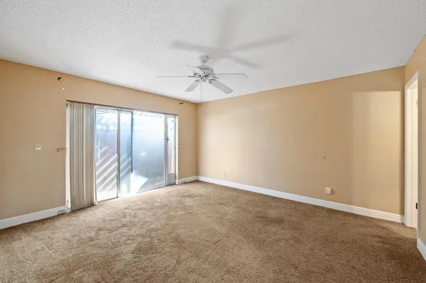 $3,400 | 2229 Nova Village Drive, Davie, FL 33317
