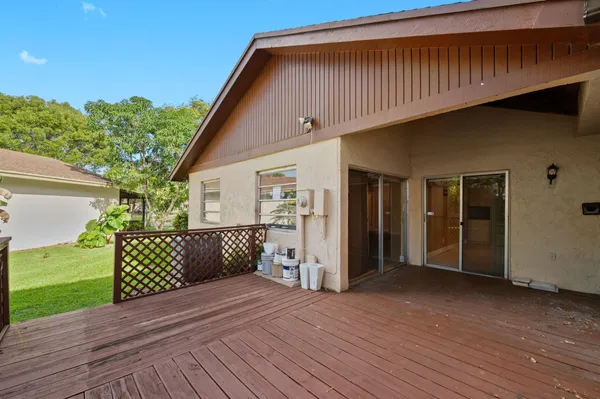 $3,400 | 2229 Nova Village Drive, Davie, FL 33317