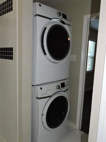 $1,995 | 11927 Hoblitzelle Drive, Dallas, TX 75243