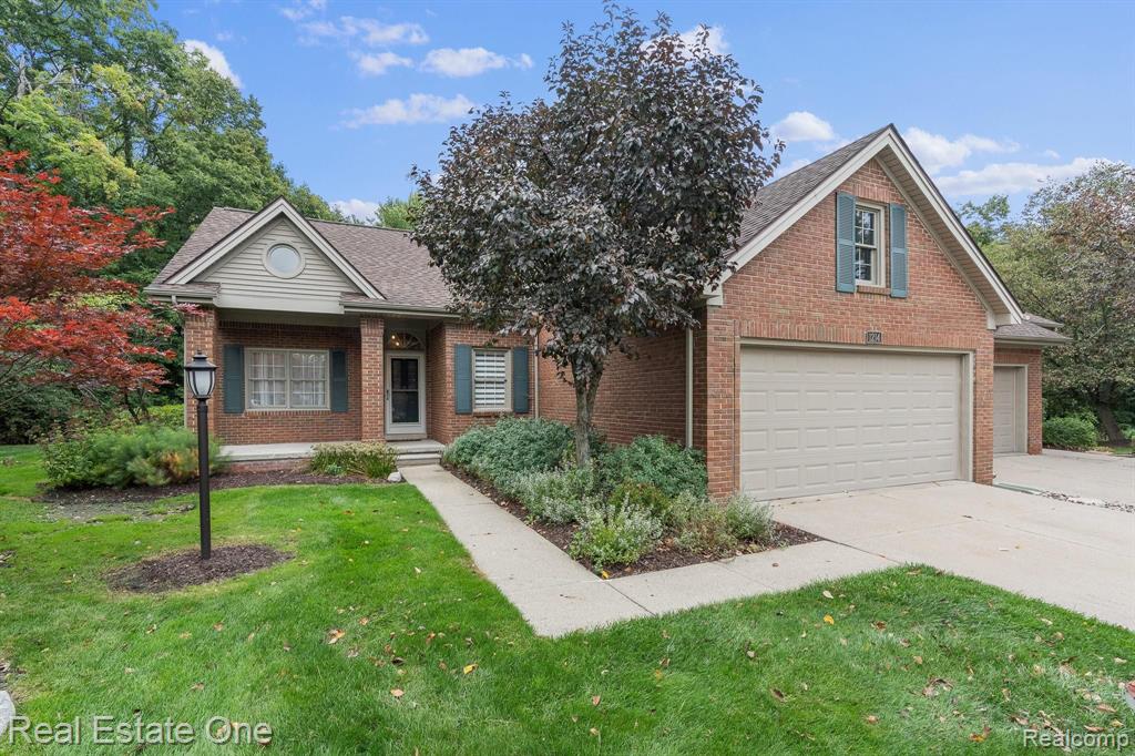 1214 Valley Circle, Unit 9 Rochester Hills, MI 48309 - Photo 1 of 29