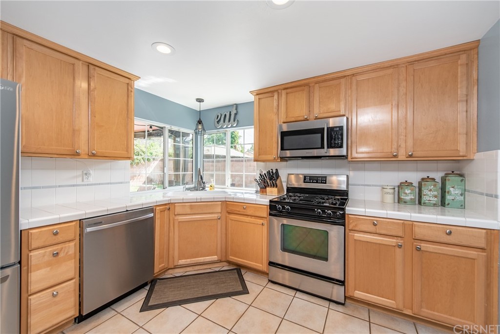 2297 Copley Street Simi Valley, CA 93063 - Photo 13 of 37