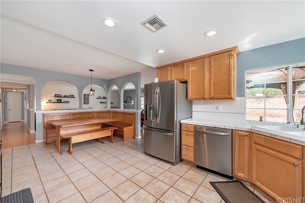 2297 Copley Street Simi Valley, CA 93063 - Photo 15 of 37