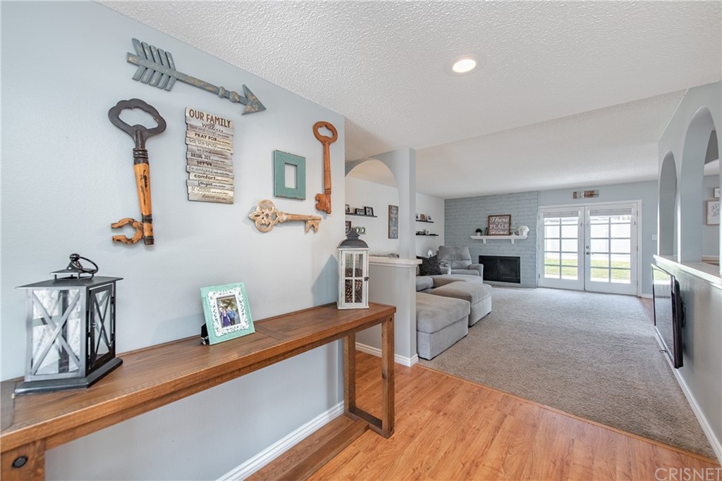 2297 Copley Street Simi Valley, CA 93063 - Photo 4 of 37