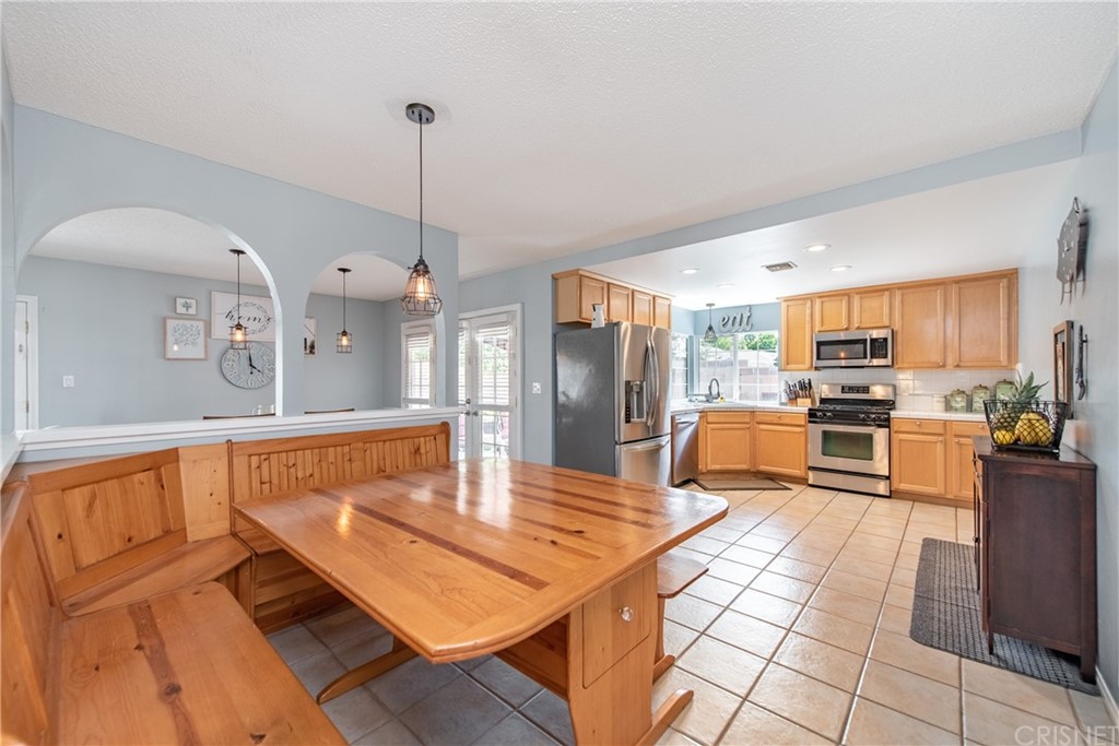 2297 Copley Street Simi Valley, CA 93063 - Photo 9 of 37