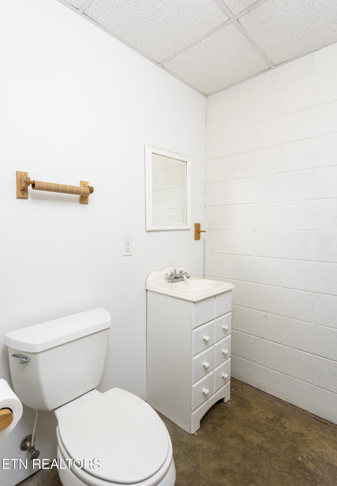 205 June Lane Spring City, TN 37381 - Photo 35 of 59 55