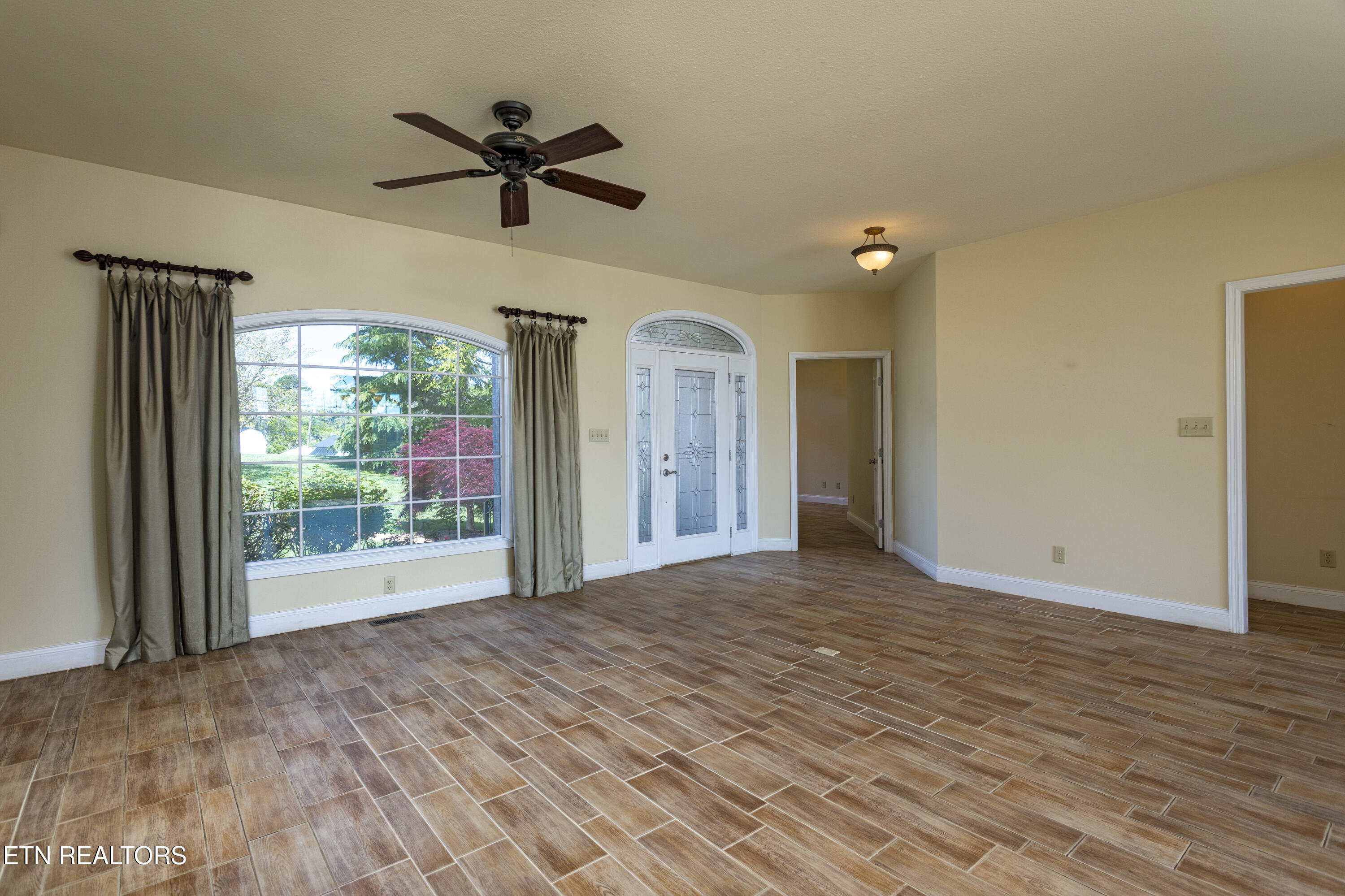 205 June Lane Spring City, TN 37381 - Photo 6 of 59 11