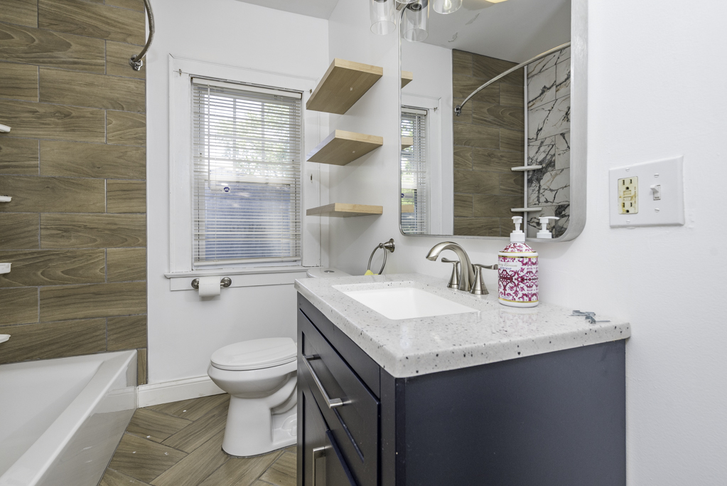 1609 North Sheridan Road Waukegan, IL 60085 - Photo 17 of 29