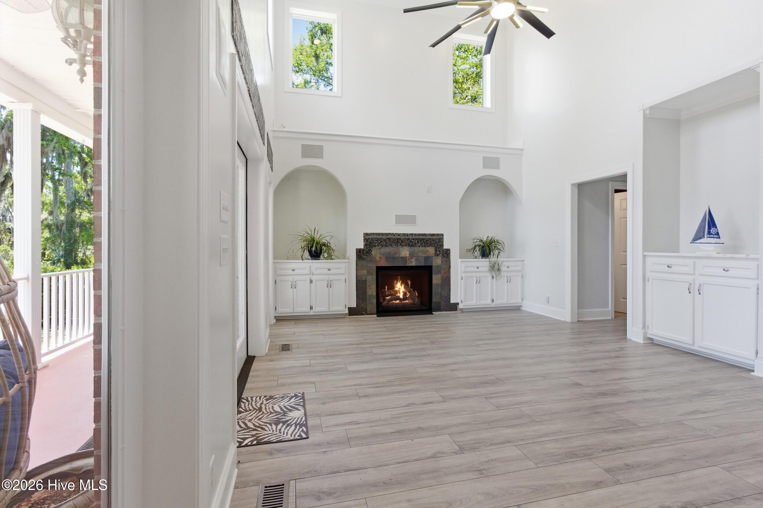 516 Long Point Road Chocowinity, NC 27817 - Photo 7 of 49 Living Room