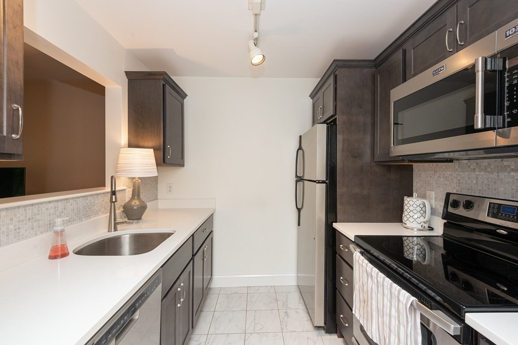269 Cambridge Road, Unit 101 Woburn, MA 01801 - Photo 3 of 15 Gallery Image 3