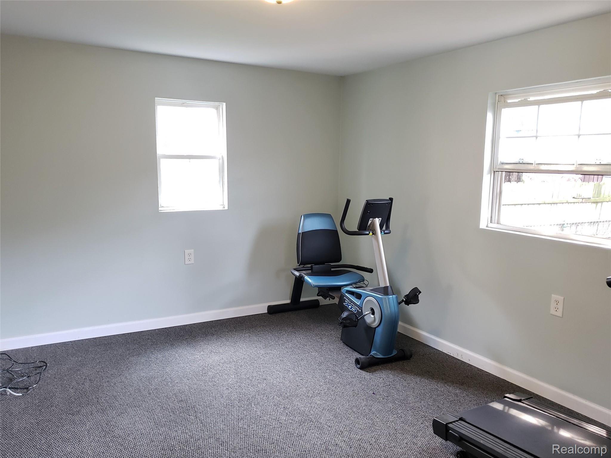84 Chestnut Street River Rouge, MI 48218 - Photo 18 of 38 Bonus Room_01.jpg