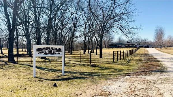 $749,000 | 26112 State Rte D, Cleveland, MO 64734