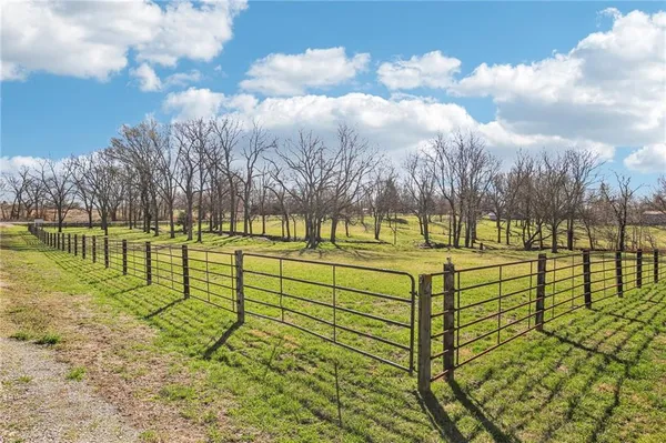 $749,000 | 26112 State Rte D, Cleveland, MO 64734