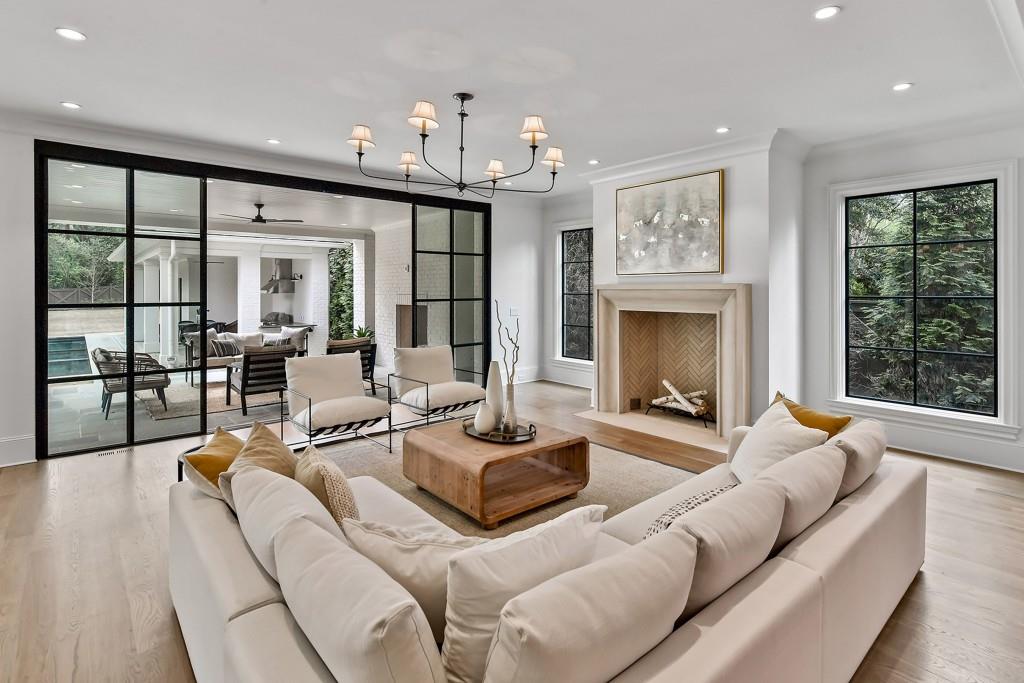 258 Pineland Road Northwest Atlanta, GA 30342 - Photo 23 of 87