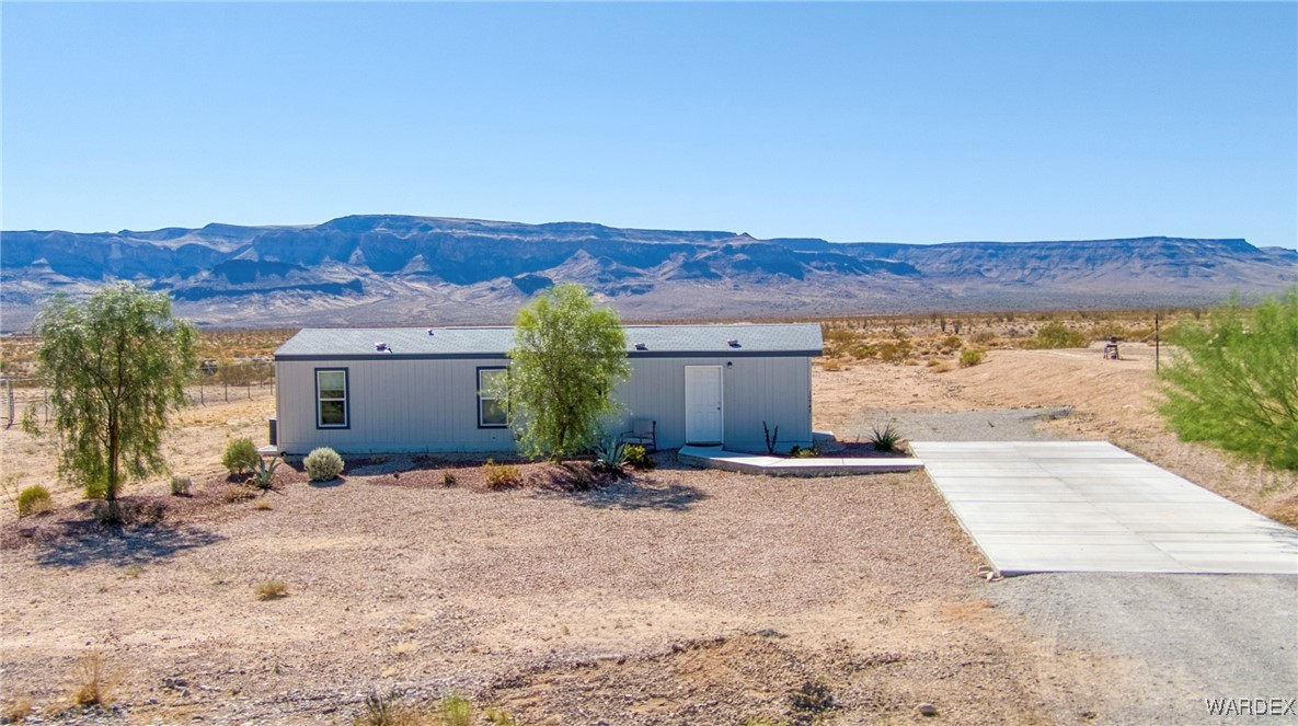 10747 South Paradise Trails Road Yucca, AZ 86438 - Photo 1 of 34 Front of Structure
