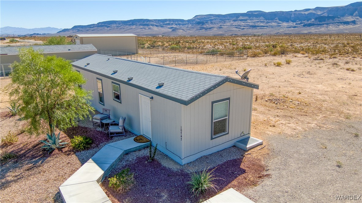 10747 South Paradise Trails Road Yucca, AZ 86438 - Photo 2 of 34 Front of Structure