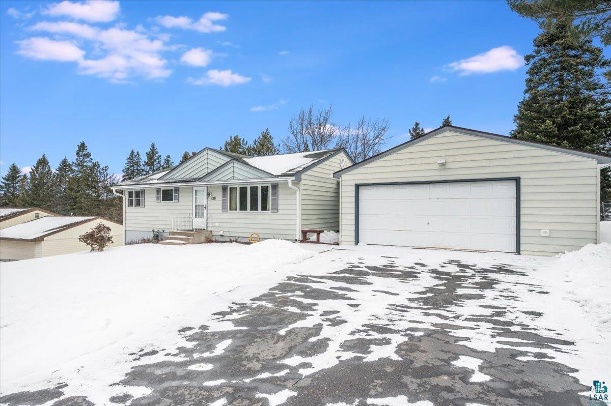 129 Artavia Street Duluth, MN 55811 - Photo 1 of 14