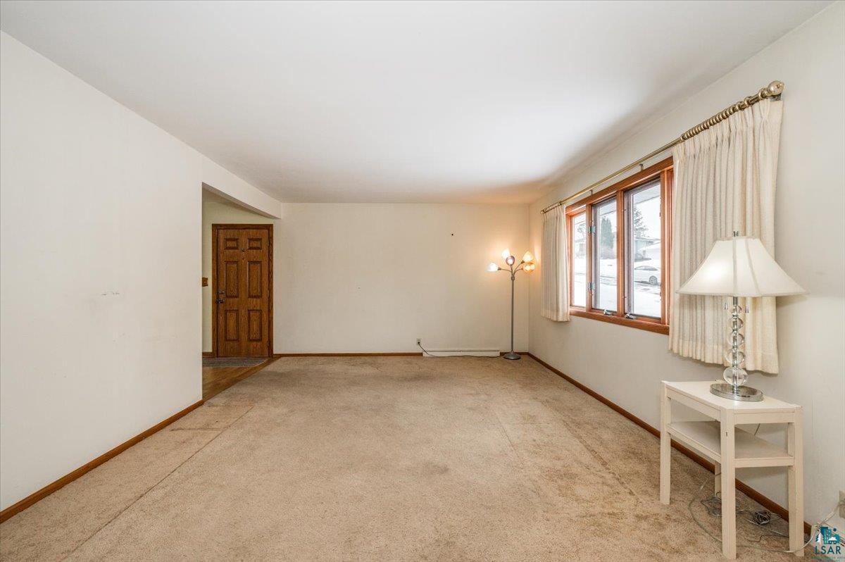 129 Artavia Street Duluth, MN 55811 - Photo 3 of 14