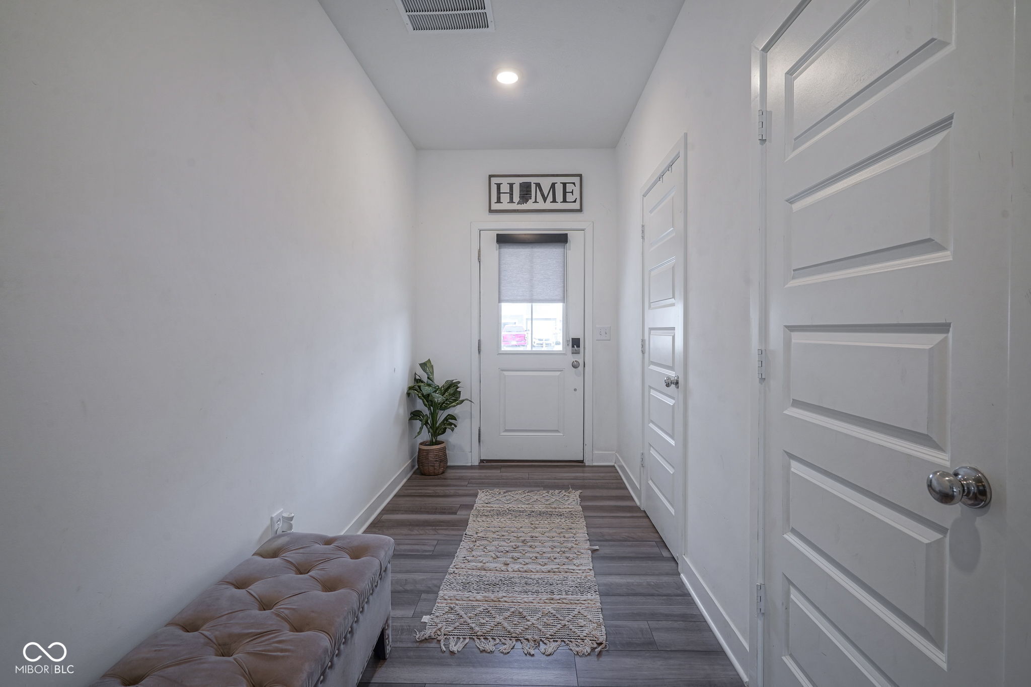 8545 Strabet Drive Pendleton, IN 46064 - Photo 3 of 31