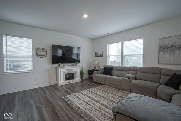 $370,000 | 8545 Strabet Drive, Pendleton, IN 46064