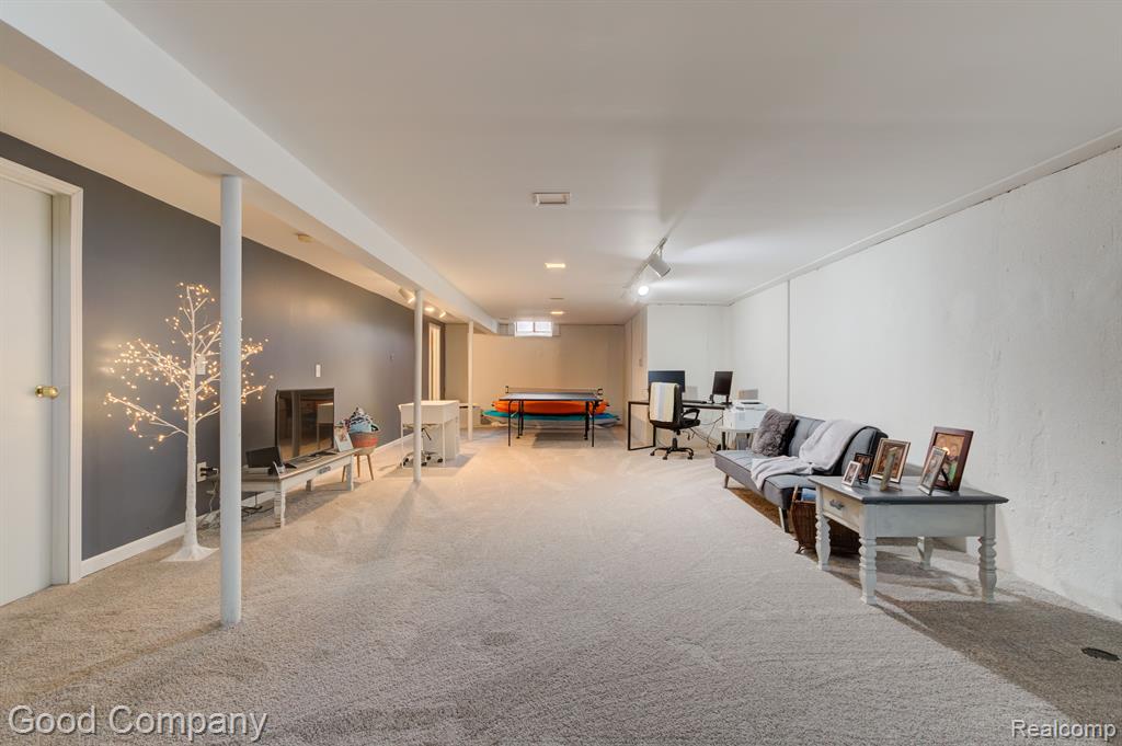 228 Meadow Ln Circle Rochester Hills, MI 48307 - Photo 22 of 32