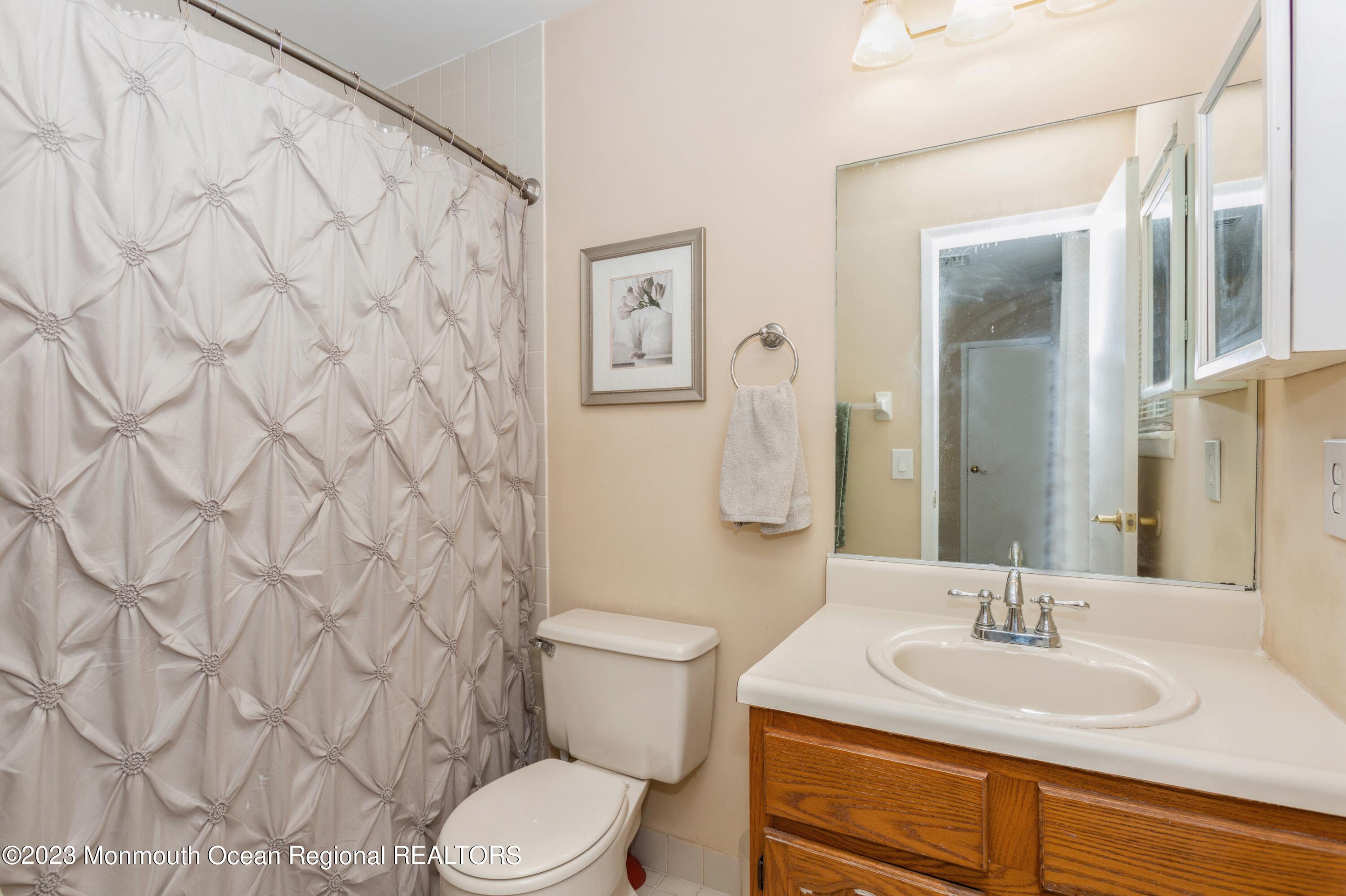 60 County Road, Unit G035 Cliffwood, NJ 07721 - Photo 17 of 25 17_60CountyRoadUnitG035_2021_HiRes