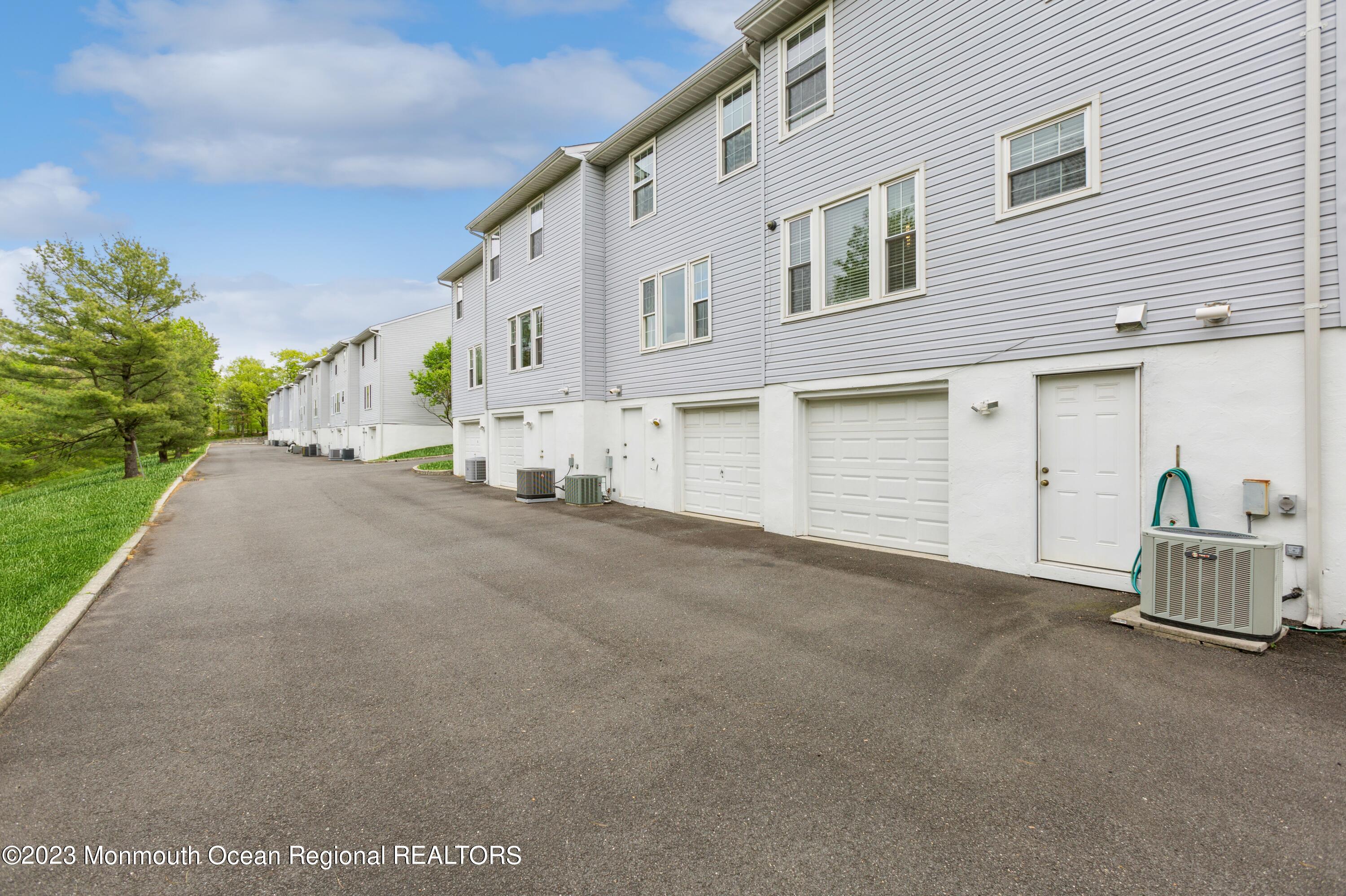 60 County Road, Unit G035 Cliffwood, NJ 07721 - Photo 3 of 25 03_60CountyRoadUnitG035_2021_HiRes