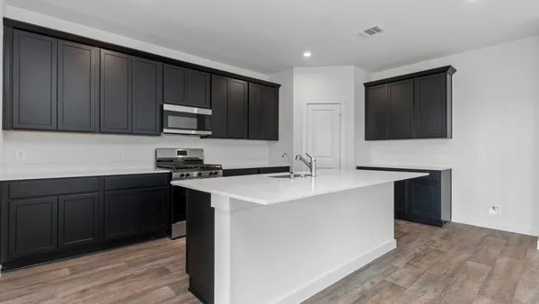 $419,990 | 6618 Kingfisher Lane, Beasley, TX 77417