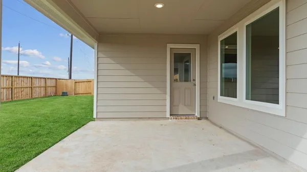 $419,990 | 6618 Kingfisher Lane, Beasley, TX 77417