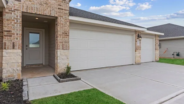 $419,990 | 6618 Kingfisher Lane, Beasley, TX 77417