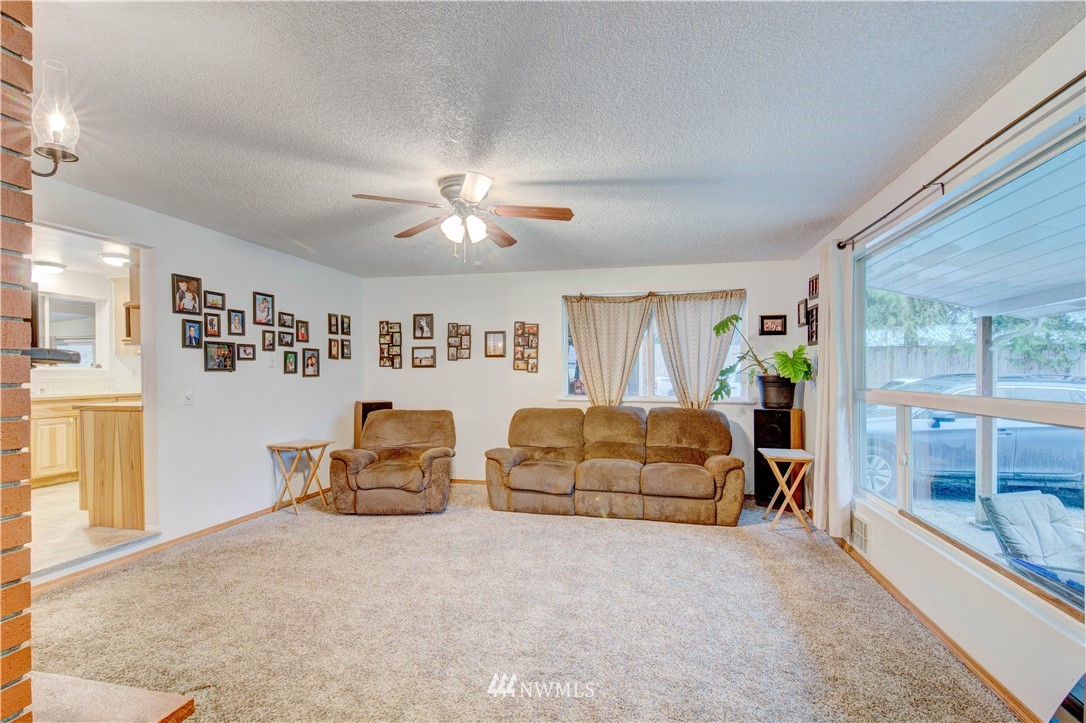 112 North Carpenter Road Snohomish, WA 98290 - Photo 3 of 11