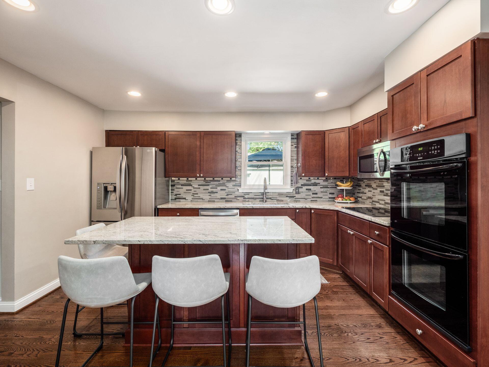 2801 Welsford Road Columbus, OH 43221 - Photo 23 of 47 024_174b0_A 2801 Welsford 041
