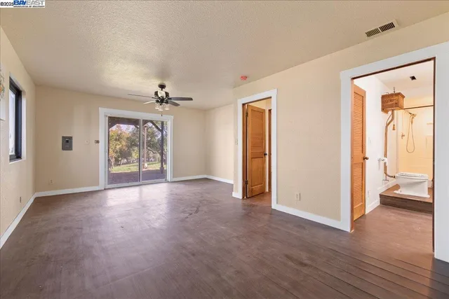 a view of livingroom with hardwood