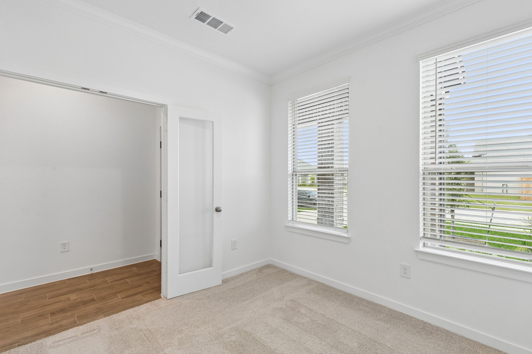 16189 Sepia Manor Street Conroe, TX 77302 - Photo 4 of 36
