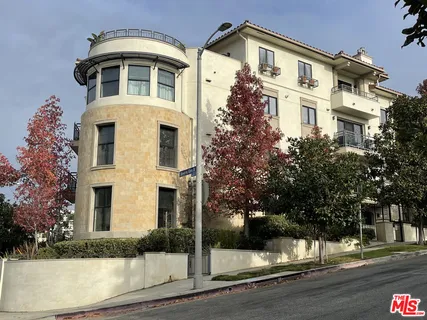 $5,100 | 1636 South Beverly Glen Boulevard, Unit 301, Los Angeles, CA 90024
