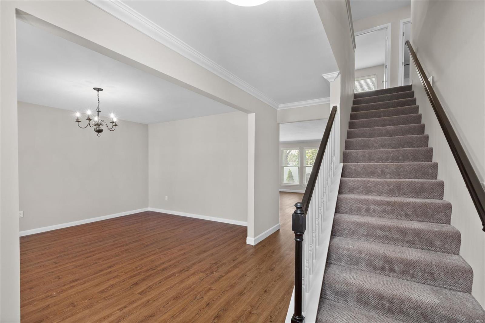 299 Windy Acres Estates Drive Ballwin, MO 63021 - Photo 5 of 44