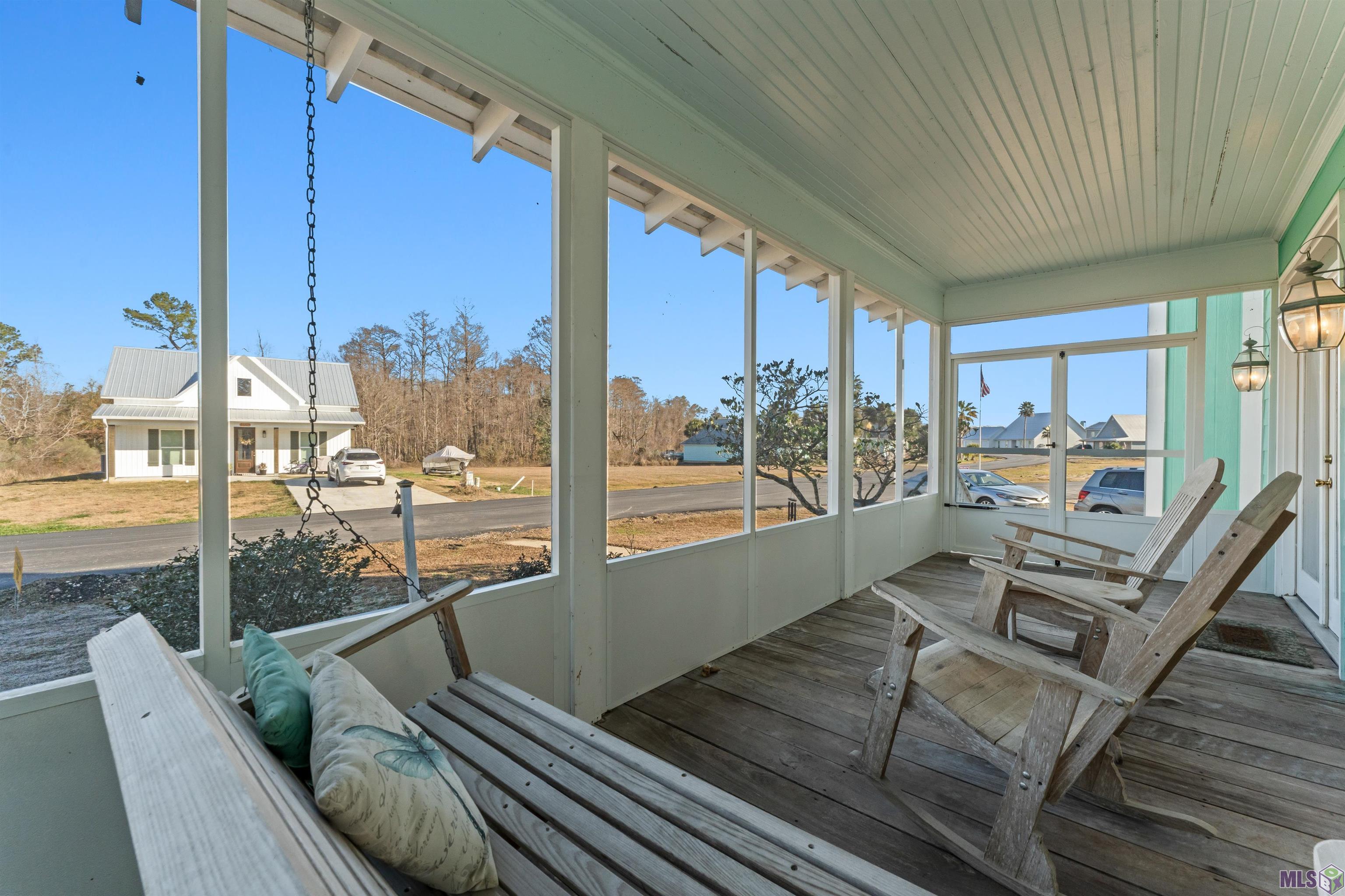 17097 Peace Point Drive Springfield, LA 70462 - Photo 7 of 33