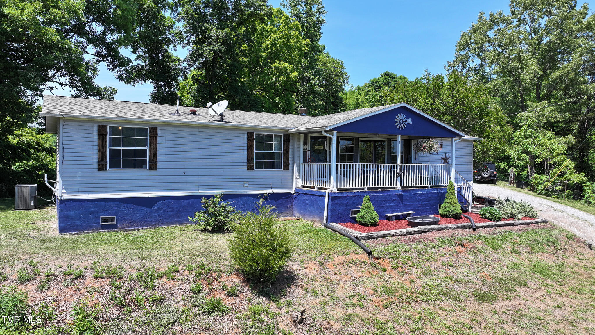 1475 Davis Valley Road Afton, TN 37616 - Photo 1 of 67 1