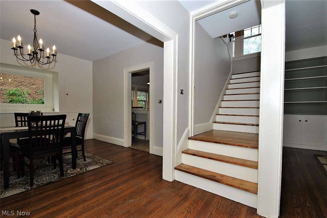 2448 Queenston Road Cleveland, OH 44118 - Photo 4 of 22 Gallery Image 4