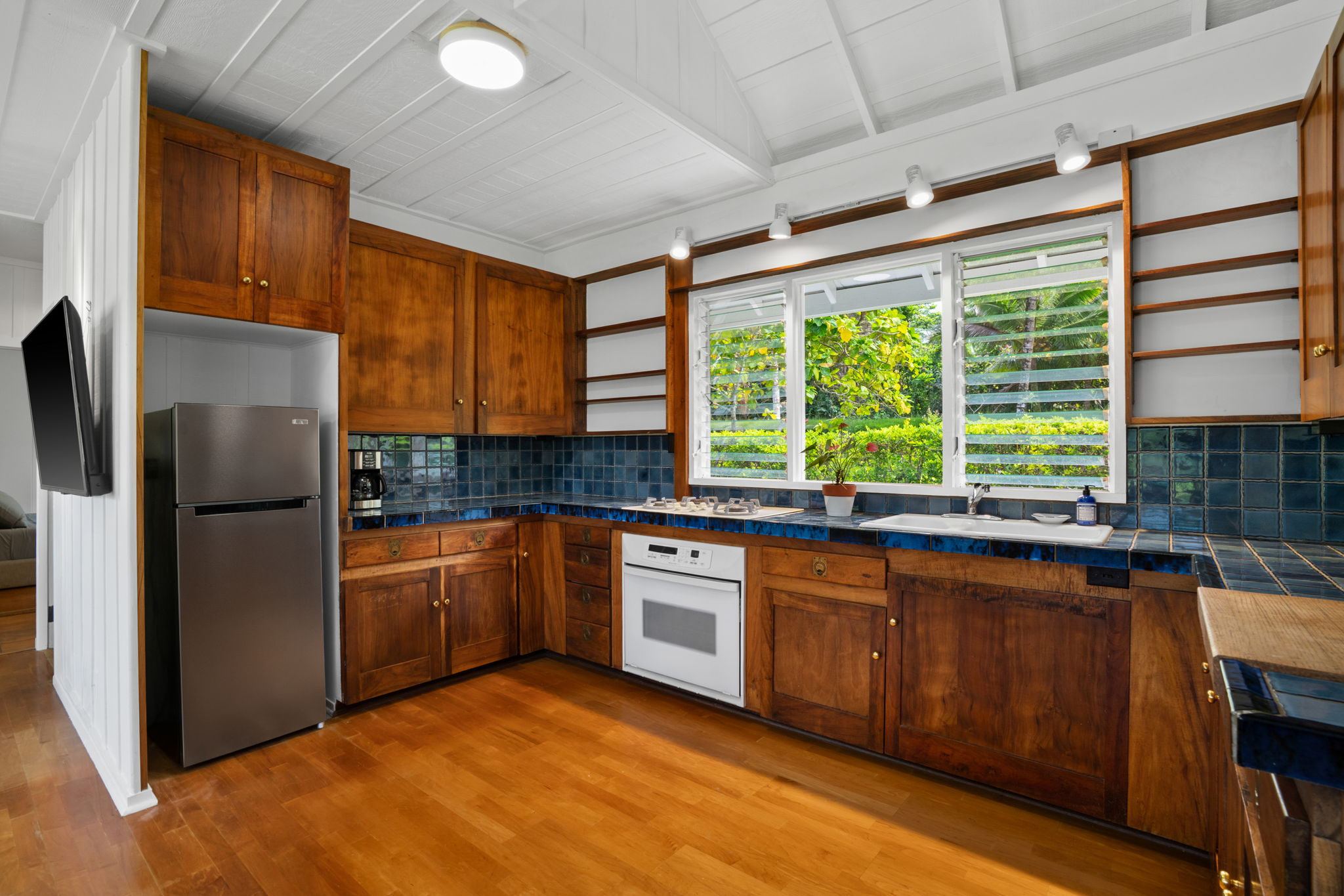 4585 Kuawa Road, Unit A Kilauea, HI 96754 - Photo 17 of 28
