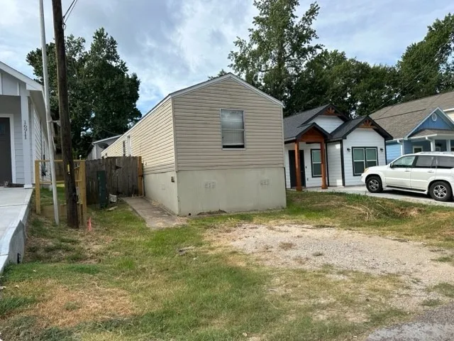 $1,200 | 16915 Balmoral, Montgomery, TX 77316