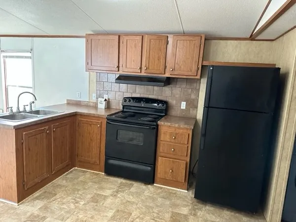 $1,100 | 16915 Balmoral, Montgomery, TX 77316
