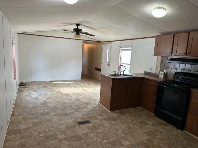 $1,200 | 16915 Balmoral, Montgomery, TX 77316