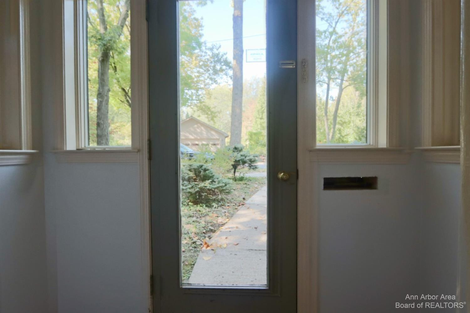 611 Robin Road Ann Arbor, MI 48103 - Photo 7 of 31 Photo 8