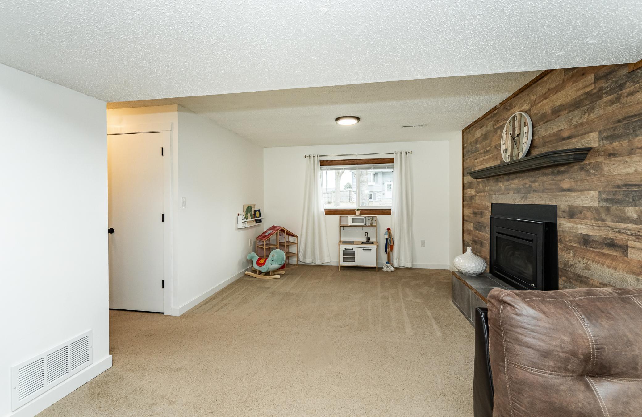 4373 19th Avenue Northwest Rochester, MN 55901 - Photo 25 of 31