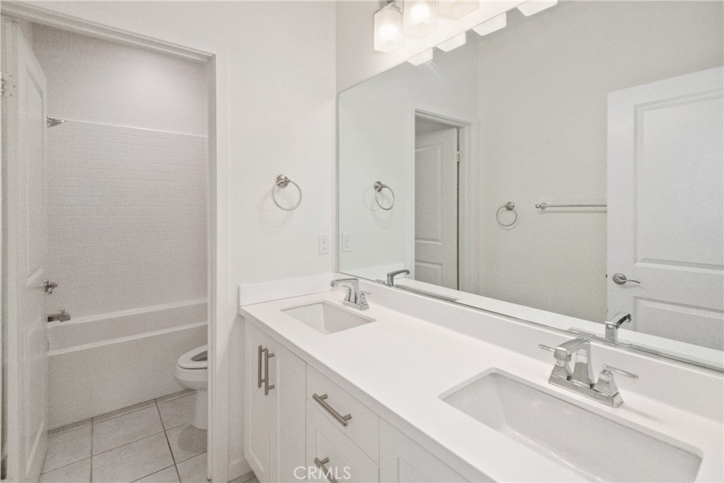 341 Magnet Irvine, CA 92618 - Photo 14 of 26 Hall bathroom, Third Floor