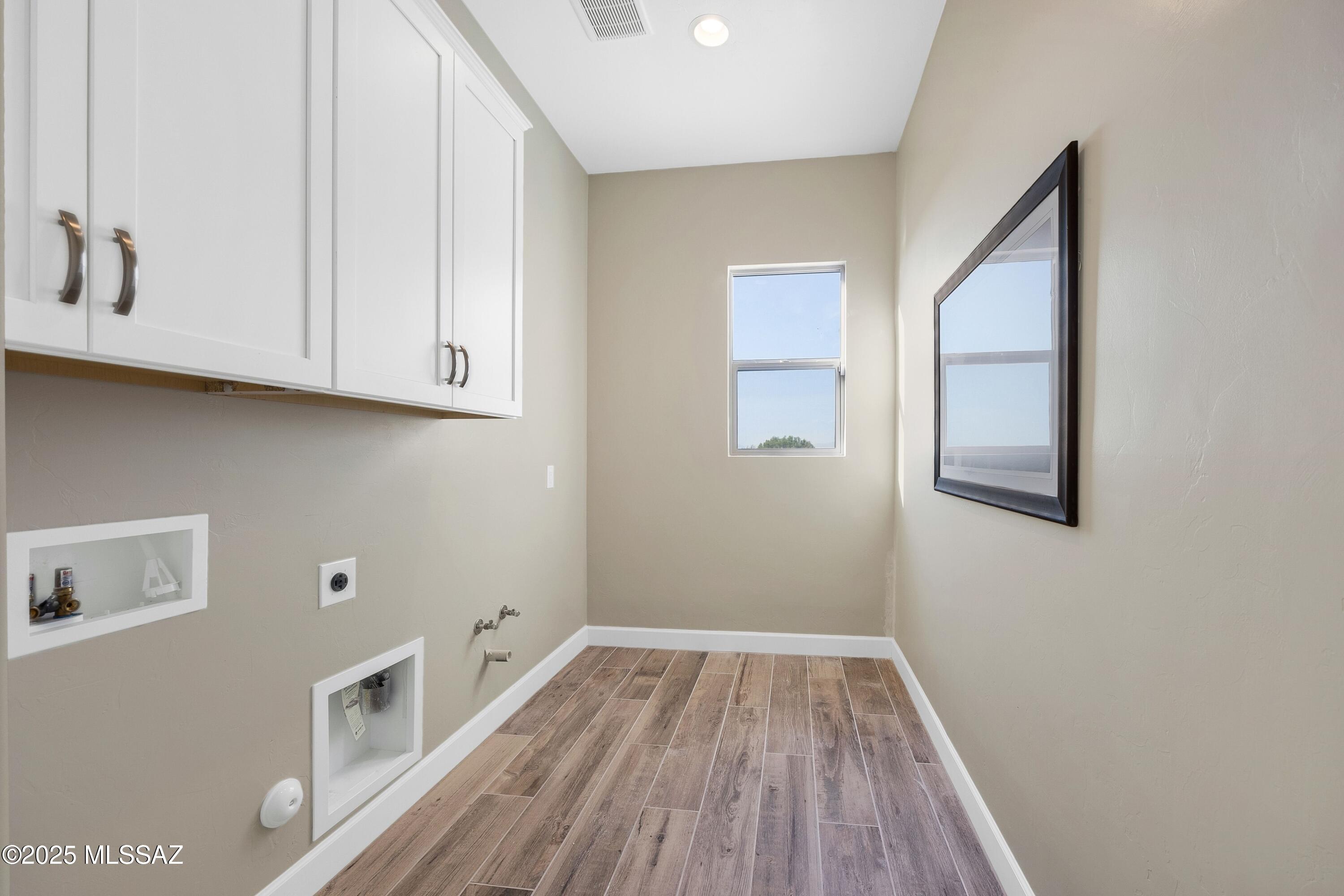 13354 East Fourr Ranch Place Vail, AZ 85641 - Photo 22 of 30 Laundry Room